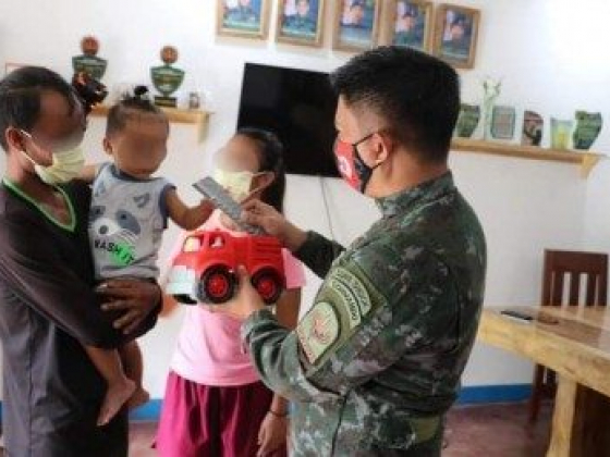 NPA rebel-couple, comrade yield in northern Negros