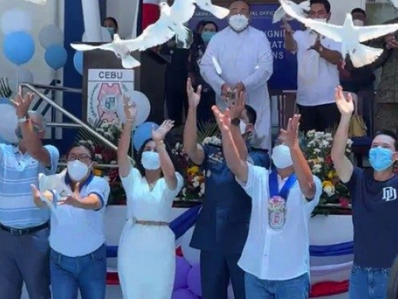 Cebu poll bets sign peace covenant with cops, soldiers
