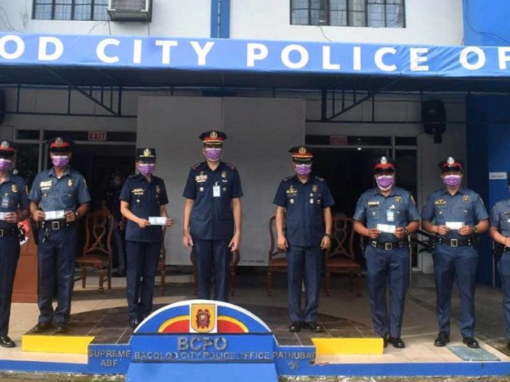 78 typhoon-affected Bacolod cops receive cash aid from PNP