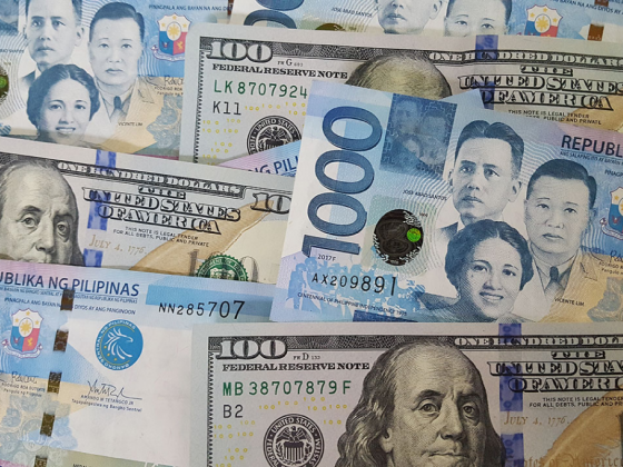 Peso strengthens vs. dollar; PSEi slips